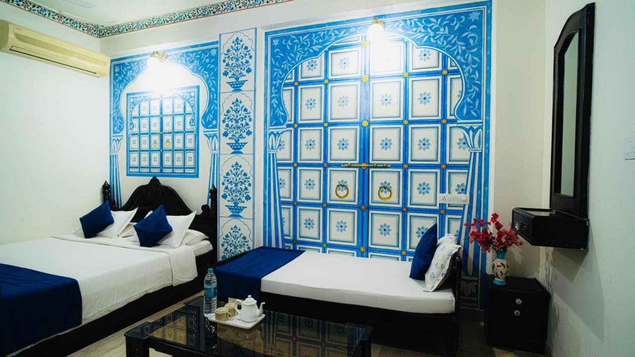 Hotel Lake Paradise Udaipur Esterno foto