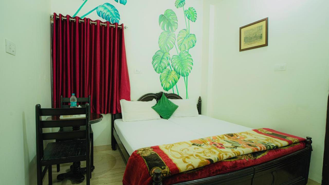 Hotel Lake Paradise Udaipur Esterno foto