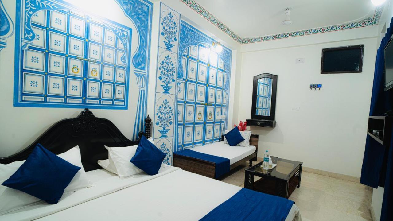 Hotel Lake Paradise Udaipur Esterno foto