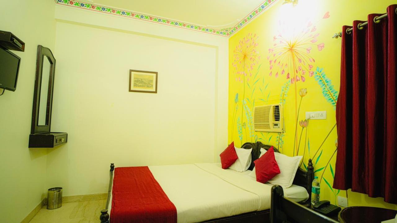 Hotel Lake Paradise Udaipur Esterno foto