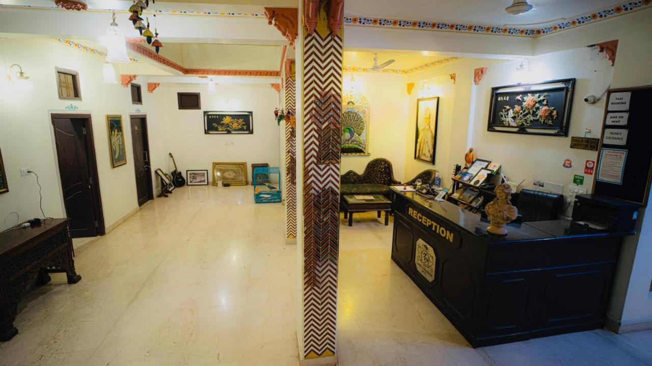 Hotel Lake Paradise Udaipur Esterno foto