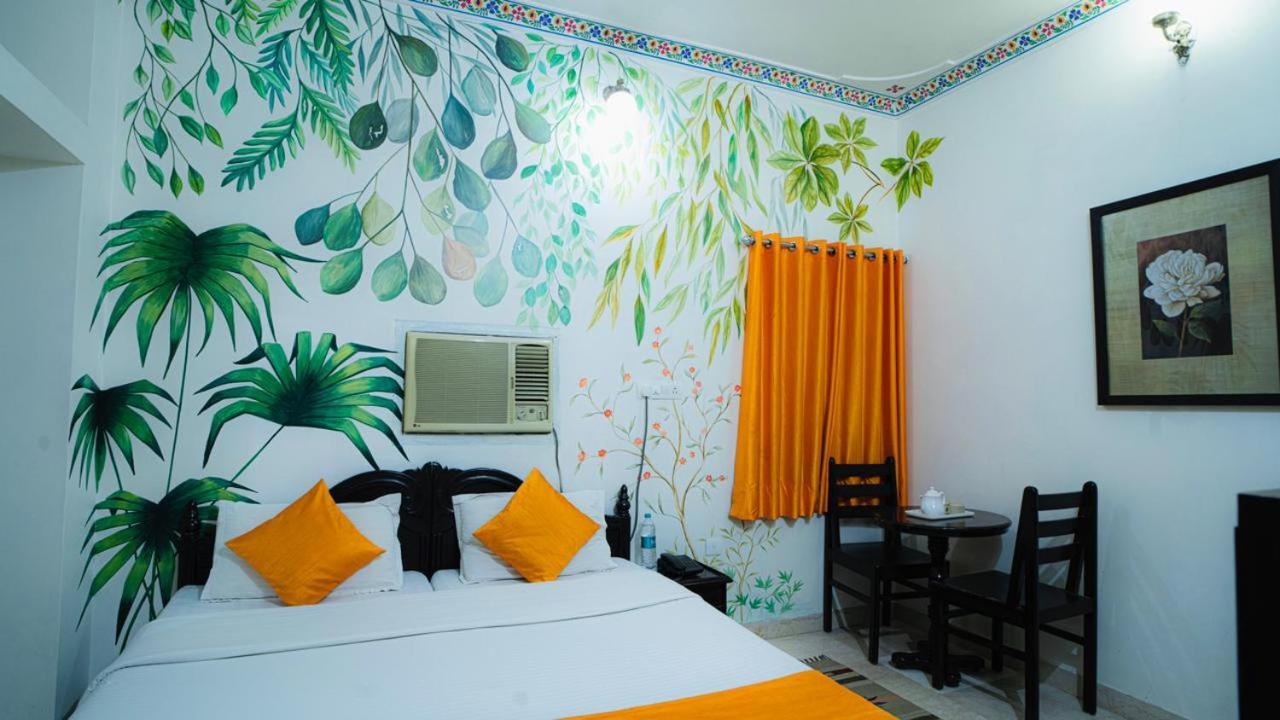 Hotel Lake Paradise Udaipur Esterno foto