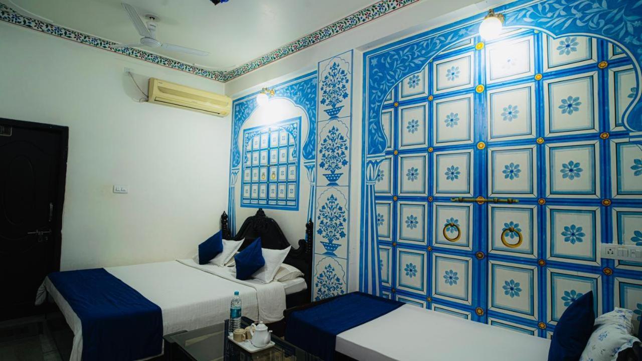 Hotel Lake Paradise Udaipur Esterno foto