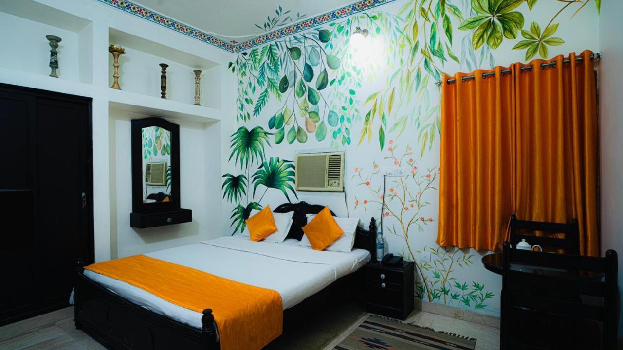 Hotel Lake Paradise Udaipur Esterno foto