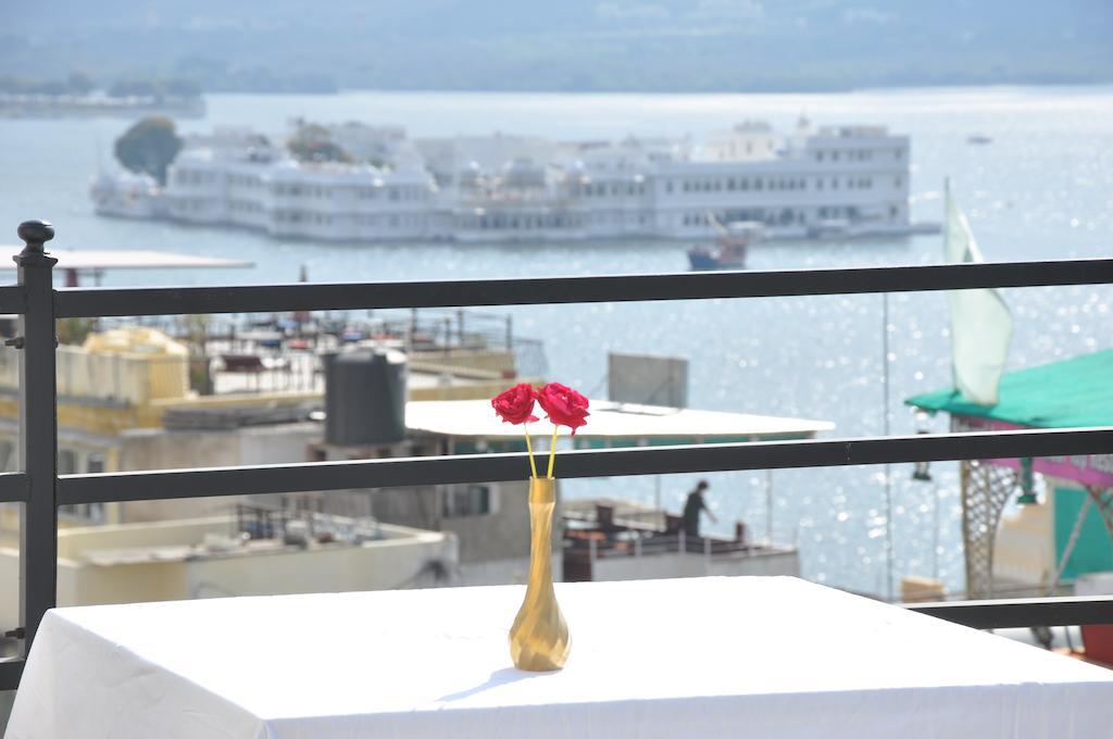 Hotel Lake Paradise Udaipur Camera foto