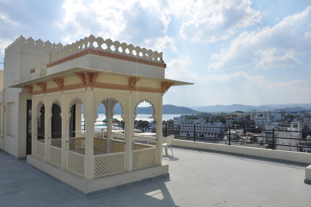 Hotel Lake Paradise Udaipur Esterno foto