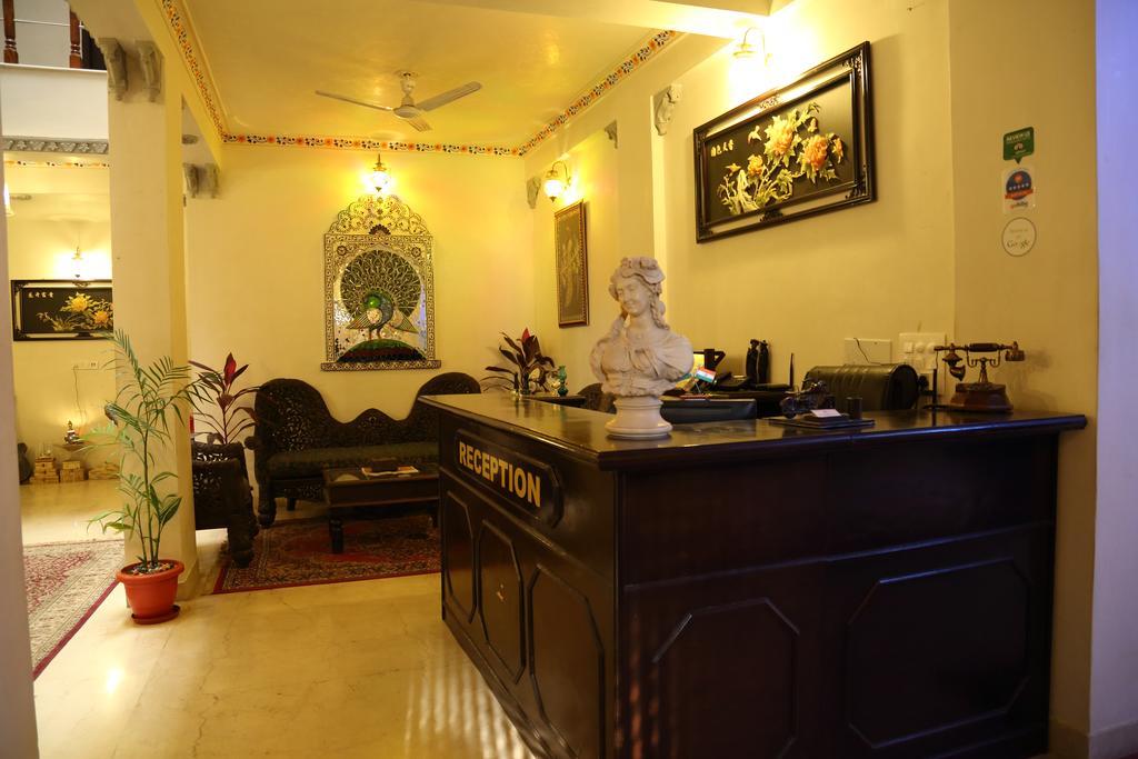 Hotel Lake Paradise Udaipur Esterno foto