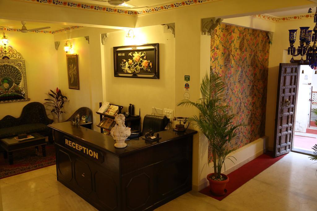 Hotel Lake Paradise Udaipur Esterno foto