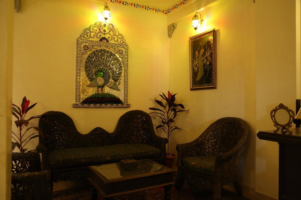 Hotel Lake Paradise Udaipur Esterno foto