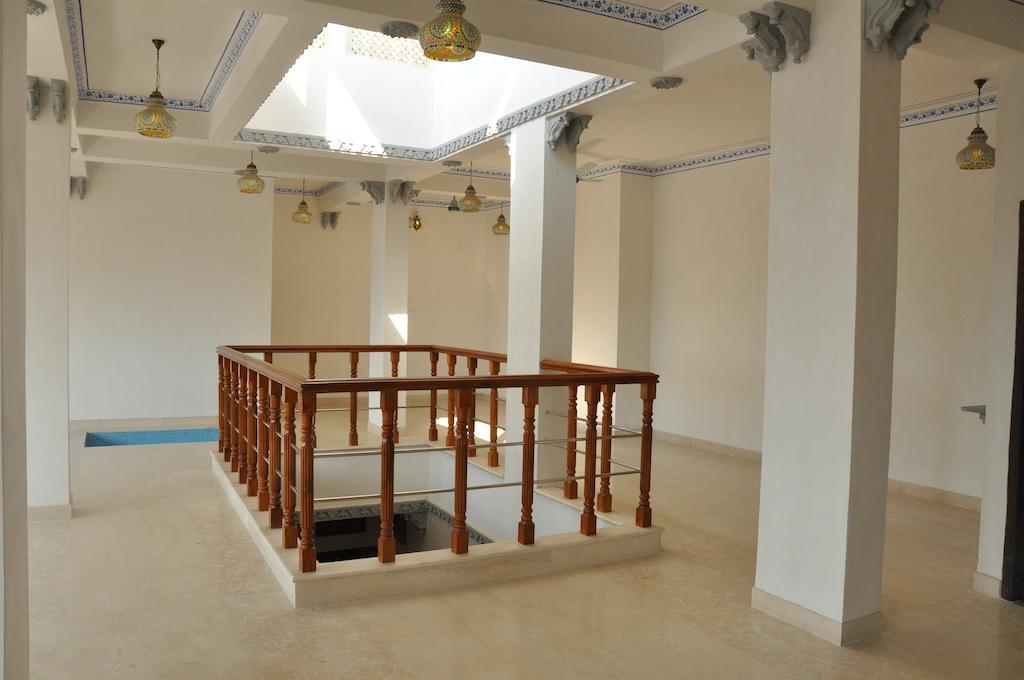 Hotel Lake Paradise Udaipur Esterno foto