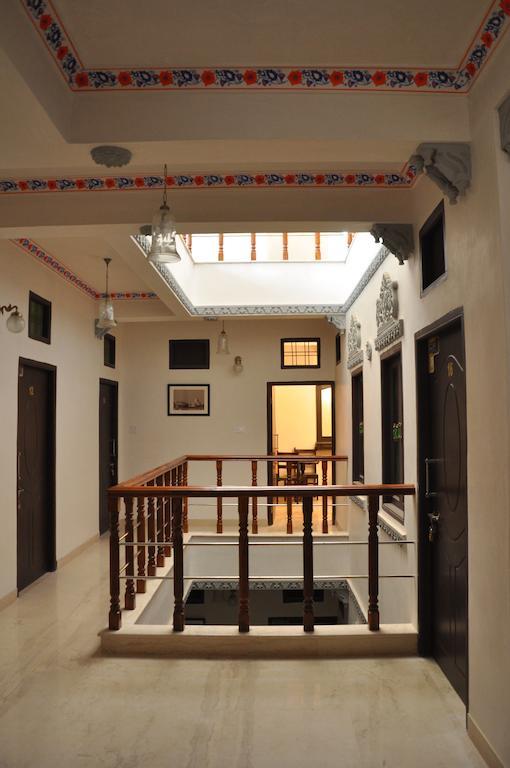 Hotel Lake Paradise Udaipur Esterno foto
