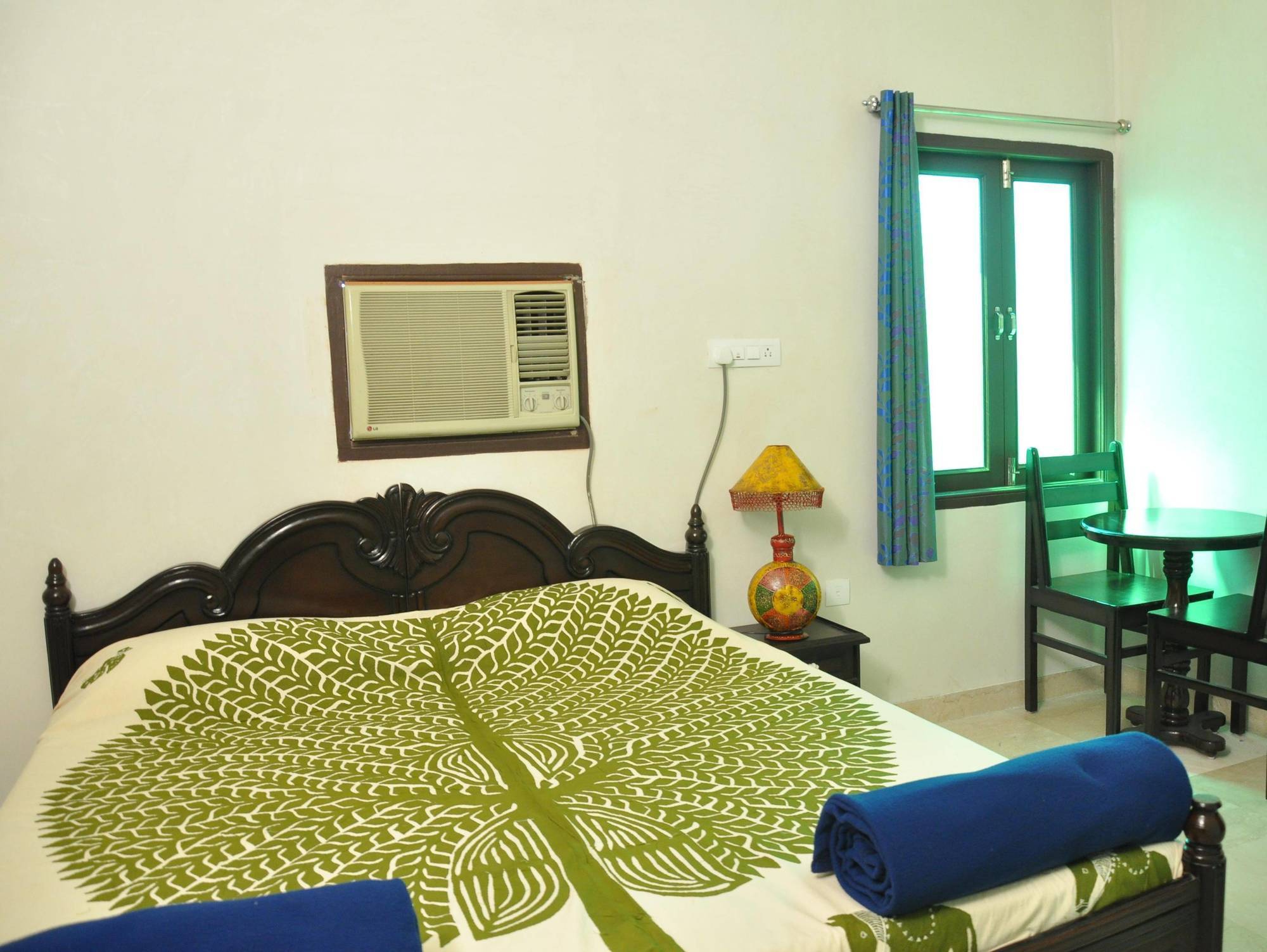 Hotel Lake Paradise Udaipur Esterno foto